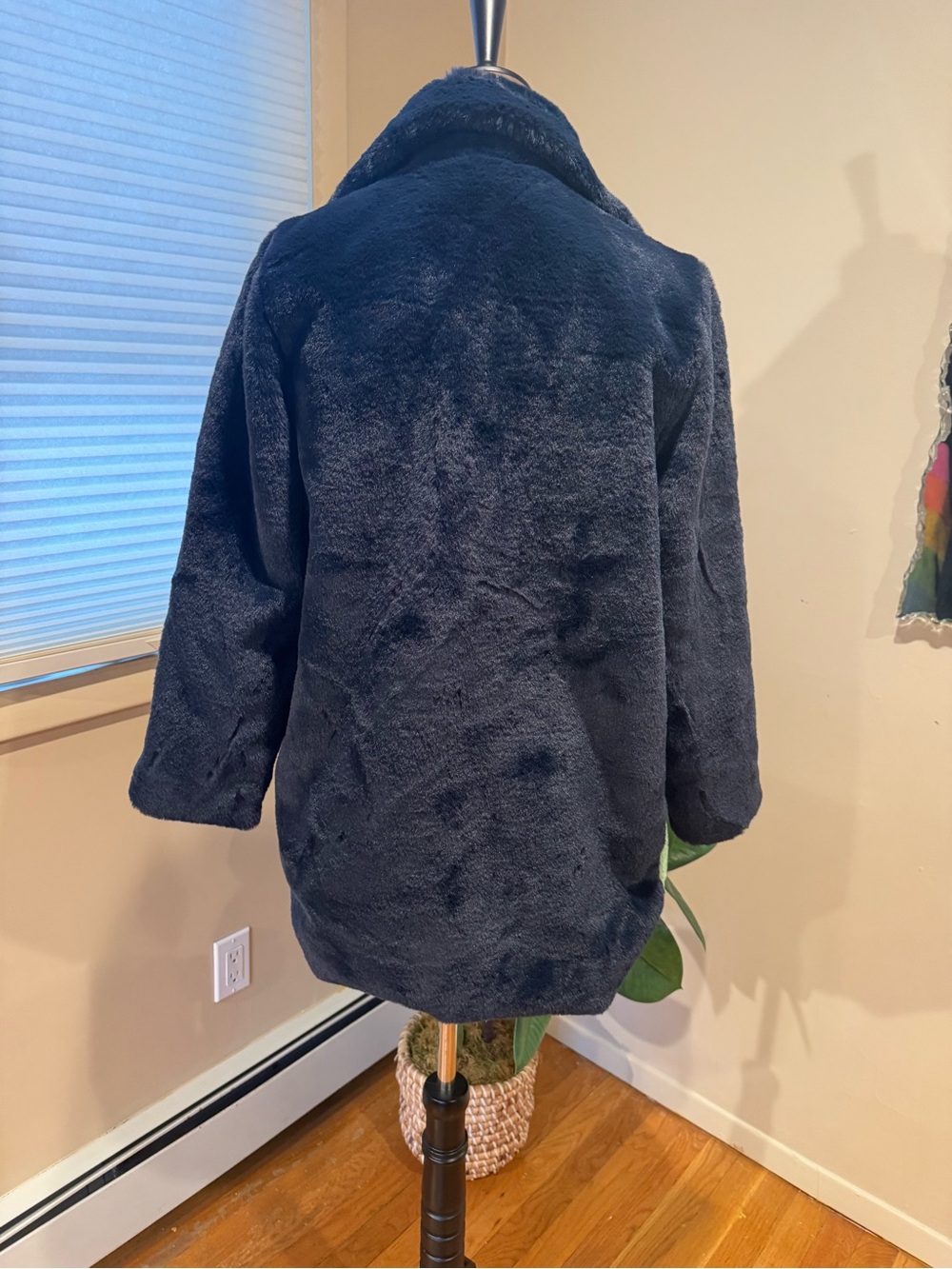 lola Star-Print Faux Fur Jacket - Black & White - Picture 4 of 7